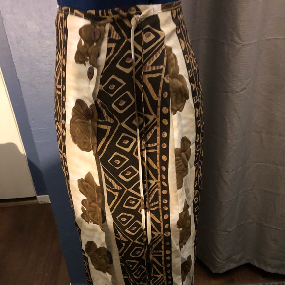 Women Wrap Around Skirt with Tie and Button Waist - Picture 3 of 7